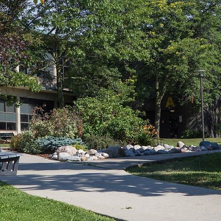 Humber College Lakeshore Campus Residence Toronto Eksteriør bilde